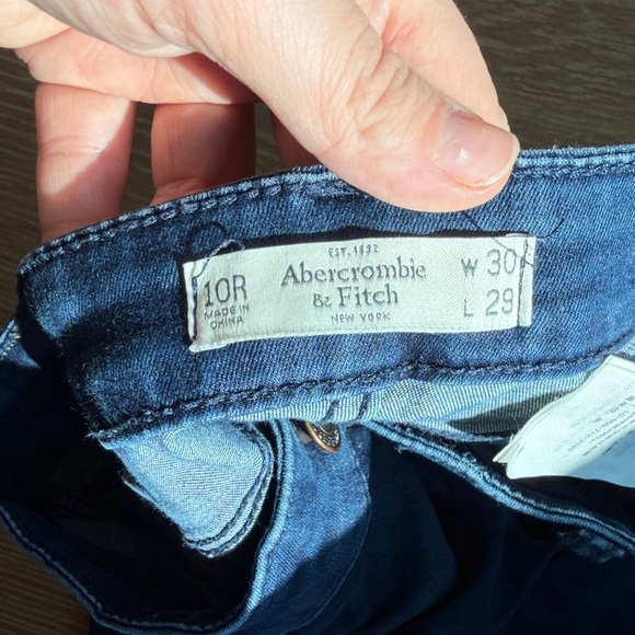 Abercrombie & Fitch Women's Dark Blue Skinny Jeans - Picture 2 of 5